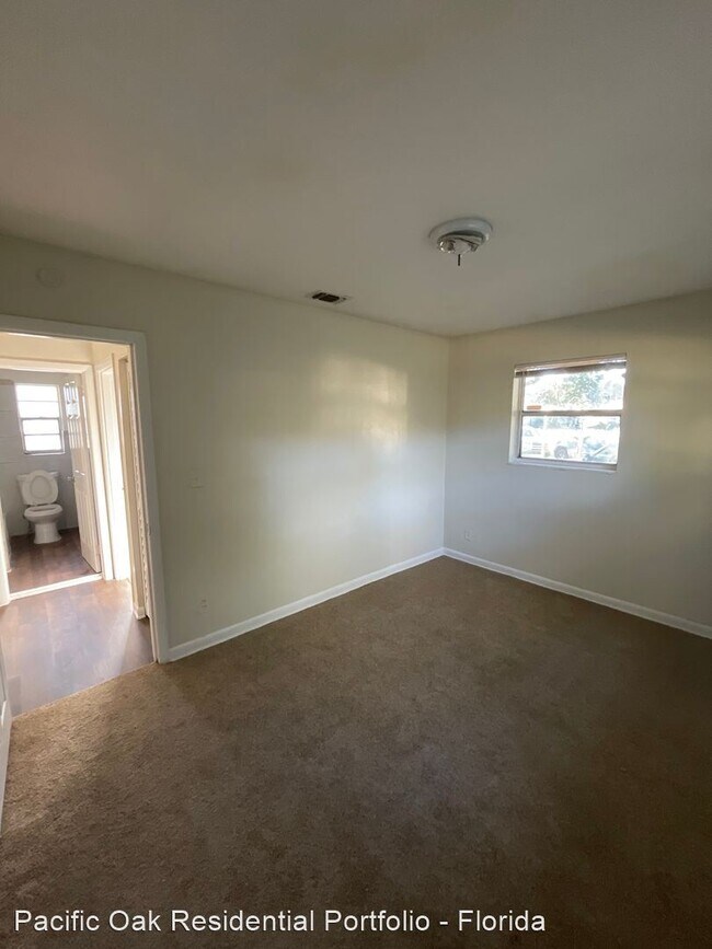 Building Photo - 3 br, 2 bath House - 8987 Castle Blvd