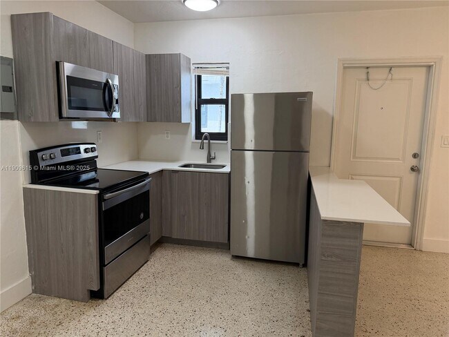 Foto del edificio - 600 SW 10th St