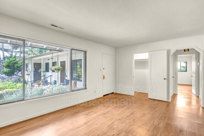 Building Photo - 235 Grove Acre Ave