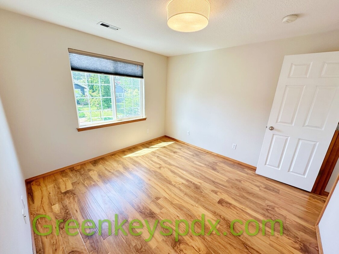 Primary Photo - Awesome 3-bedroom 2.5-bathroom house in NE...
