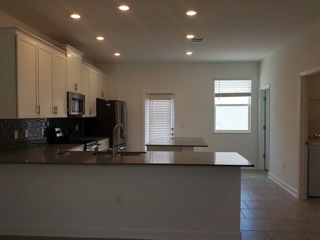 Building Photo - Spacious Bridgewalk Townhome