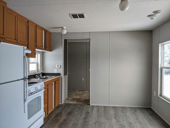 Foto del edificio - 309 Smith Lake Rd