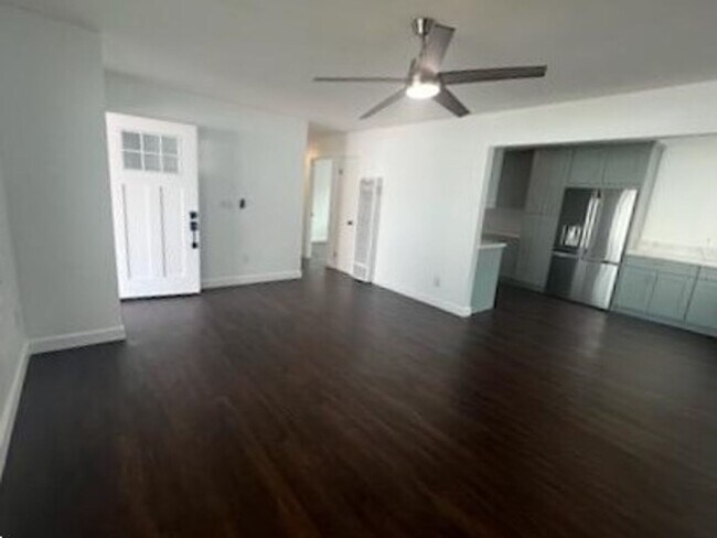Foto del edificio - Imperial Beach - Newly Renovated Bungalow