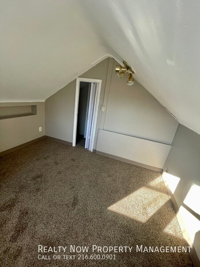 Foto del edificio - 4619 E 175th St