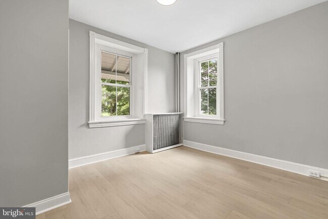 Building Photo - 216 Collingdale Ave