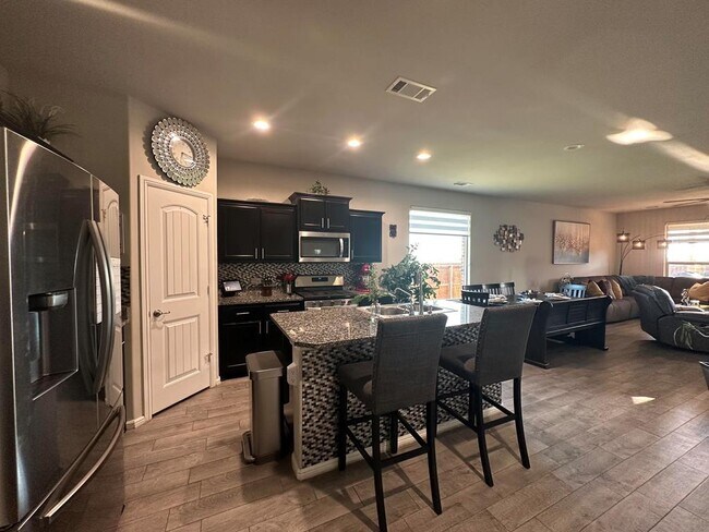 Foto del edificio - 6901 Capstone Rd