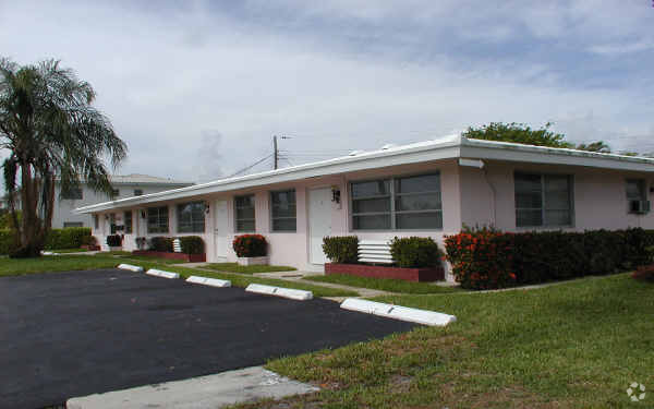 Foto del edificio - 5811 NE 18th Ave
