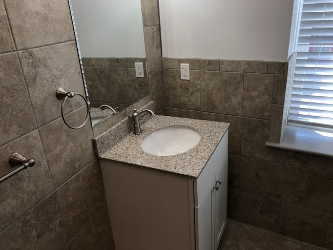 Ceramic Tile Bathroom - 221 W Main St