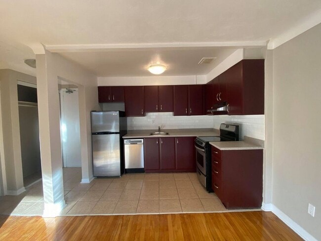 Interior Photo - Arbor Village - 1196 Shillington