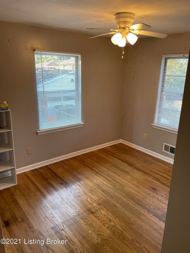 Foto del edificio - 2624 Longview Ave