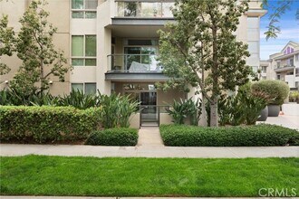 Building Photo - 13044 Pacific Promenade