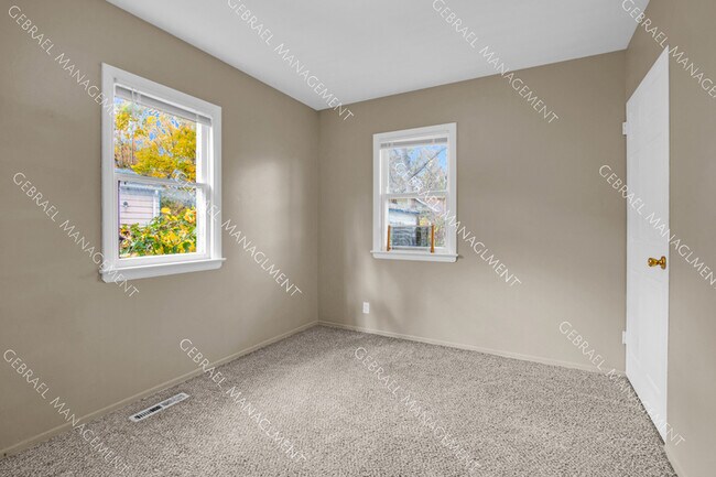 Foto del edificio - 1102 Markham St