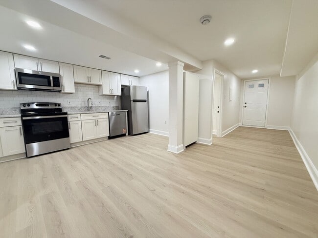 Foto del edificio - 3613 13th St NW