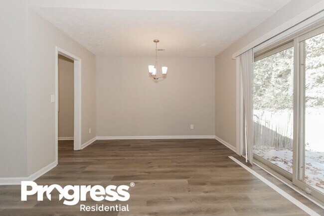 Foto del edificio - 2138 Indian Trail Lilburn Rd NW