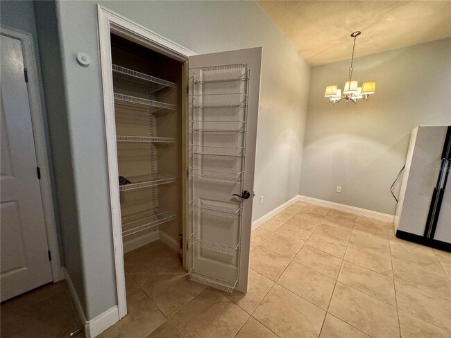 Foto del edificio - Cozy 1BR Apartment with Separate Entrance, All Utilities Included + Patio Retreat