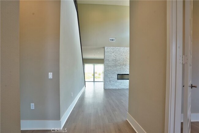 Foto del edificio - 6544 Canyon Oaks Dr
