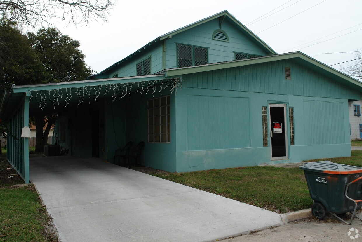 Building Photo - 228 Lee Ave
