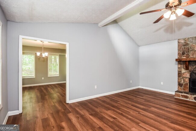 Building Photo - 6513 Mitchell Ln SW