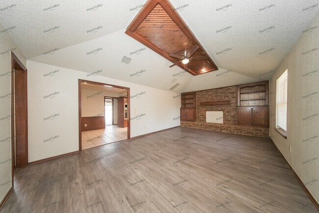 Building Photo - 13312 Eastvalley Rd