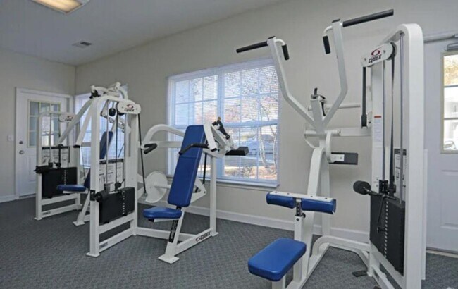 Building Photo - Fully Furnished. Fully Comfortable!