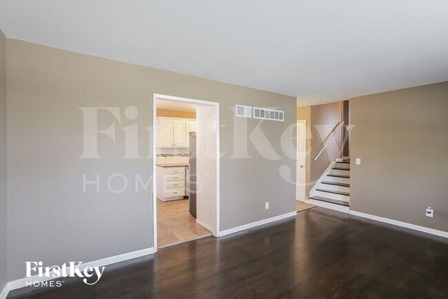 Building Photo - 4135 N Jackson Ave