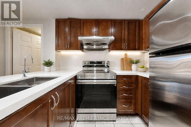 Photo du bâtiment - 3033 Finch Ave W