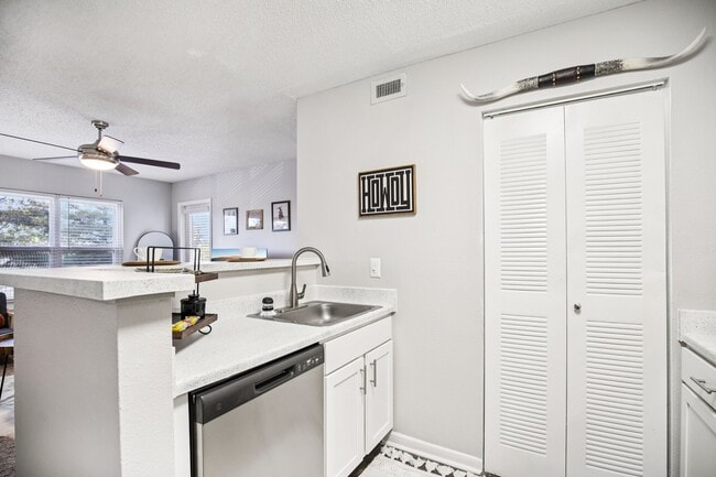 Building Photo - 1070 Main Apartments