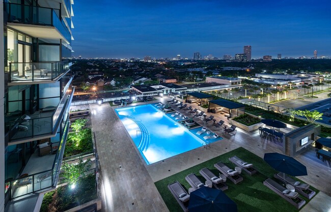 Pool Deck - The Driscoll at River Oaks