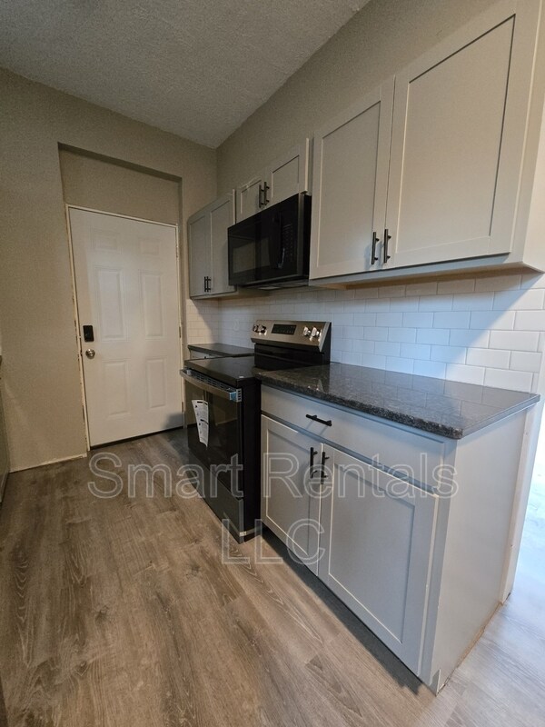 Foto principal - 4209 Ellenwood Ave