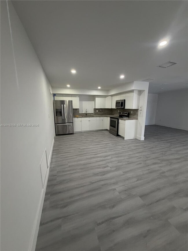 Building Photo - 9401 SW 64th Terrace