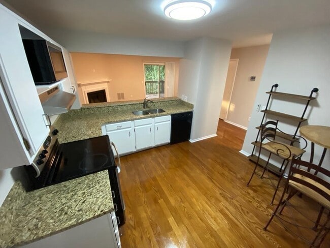 Foto del edificio - 1806 Queen Anne Ct