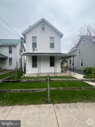 Building Photo - 762 Broad St