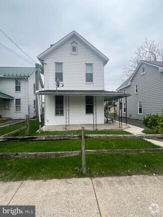 Building Photo - 762 Broad St