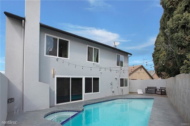Foto del edificio - 3 br, 2.5 bath House - 3617 S Van Ness Ave