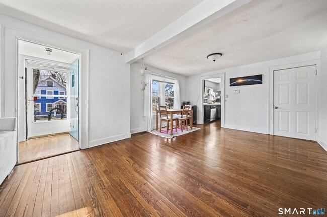 Building Photo - 196 Waite St