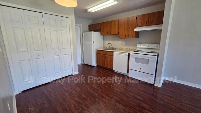 Foto del edificio - 840 Fox Lake Dr