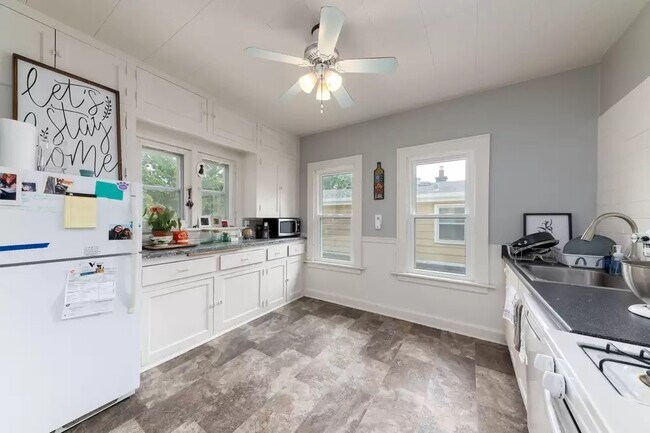 Foto del edificio - 2258 N 66th St