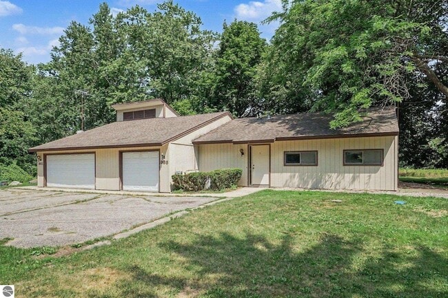 Building Photo - 981 Meadowbrook Dr