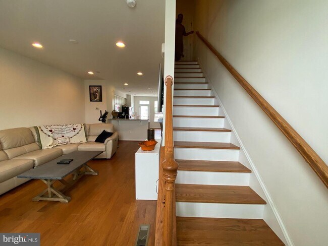 Foto del edificio - 1744 Featherstone Rd