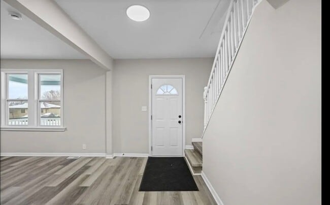 Building Photo - Come see your new home!