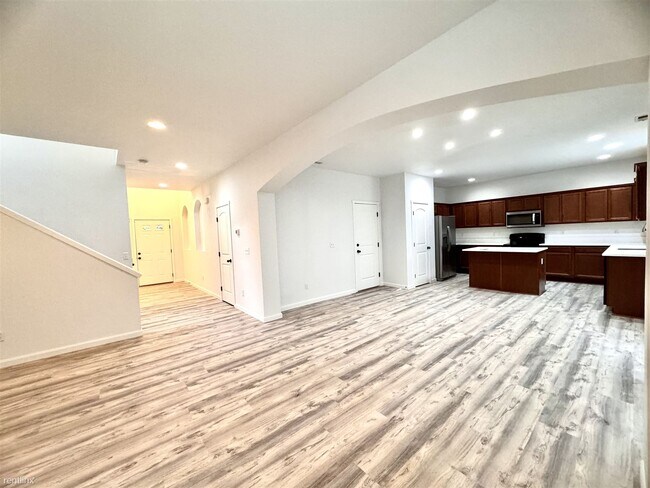 Foto del edificio - 4 br, 2.5 bath House - 508 Field Place Nor...