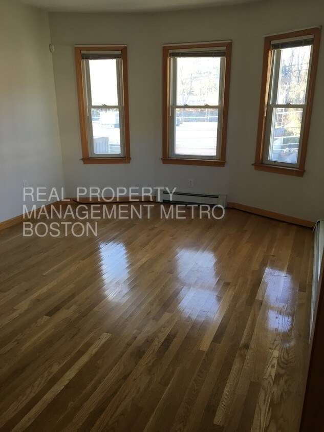 Foto principal - 998 Washington St