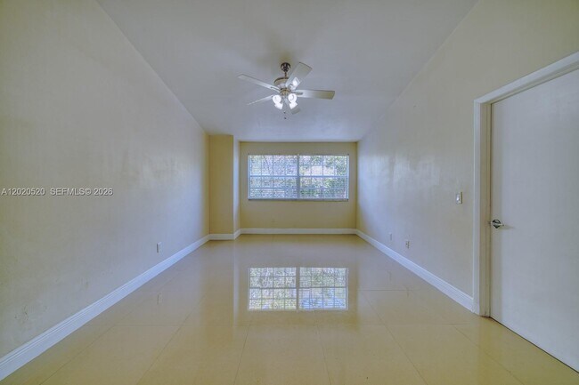 Foto del edificio - 18326 NW 68th Ave