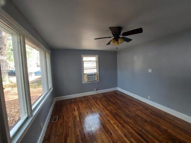 Foto del edificio - 2244 Manse St