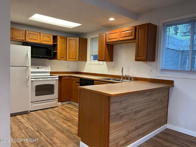 Building Photo - 3960 Reka Dr