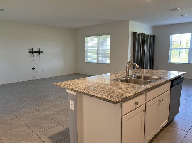 Foto del edificio - 1371 McFarland Dr