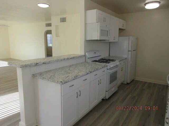 Foto del edificio - 322 W Highland Ave