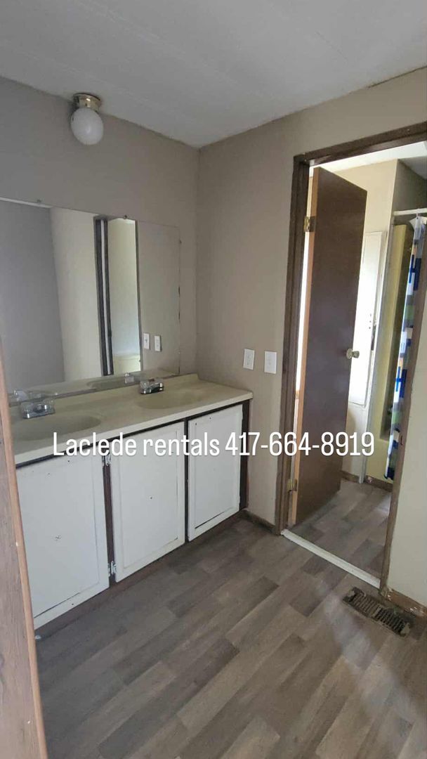 Foto del edificio - 215 N Olive St