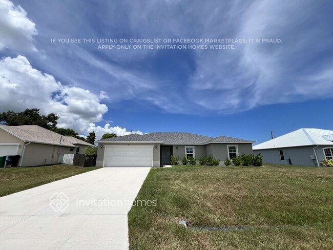 Building Photo - 761 SW Bond Rd