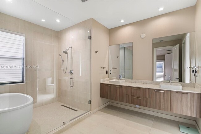 Foto del edificio - 8249 NW 46th St